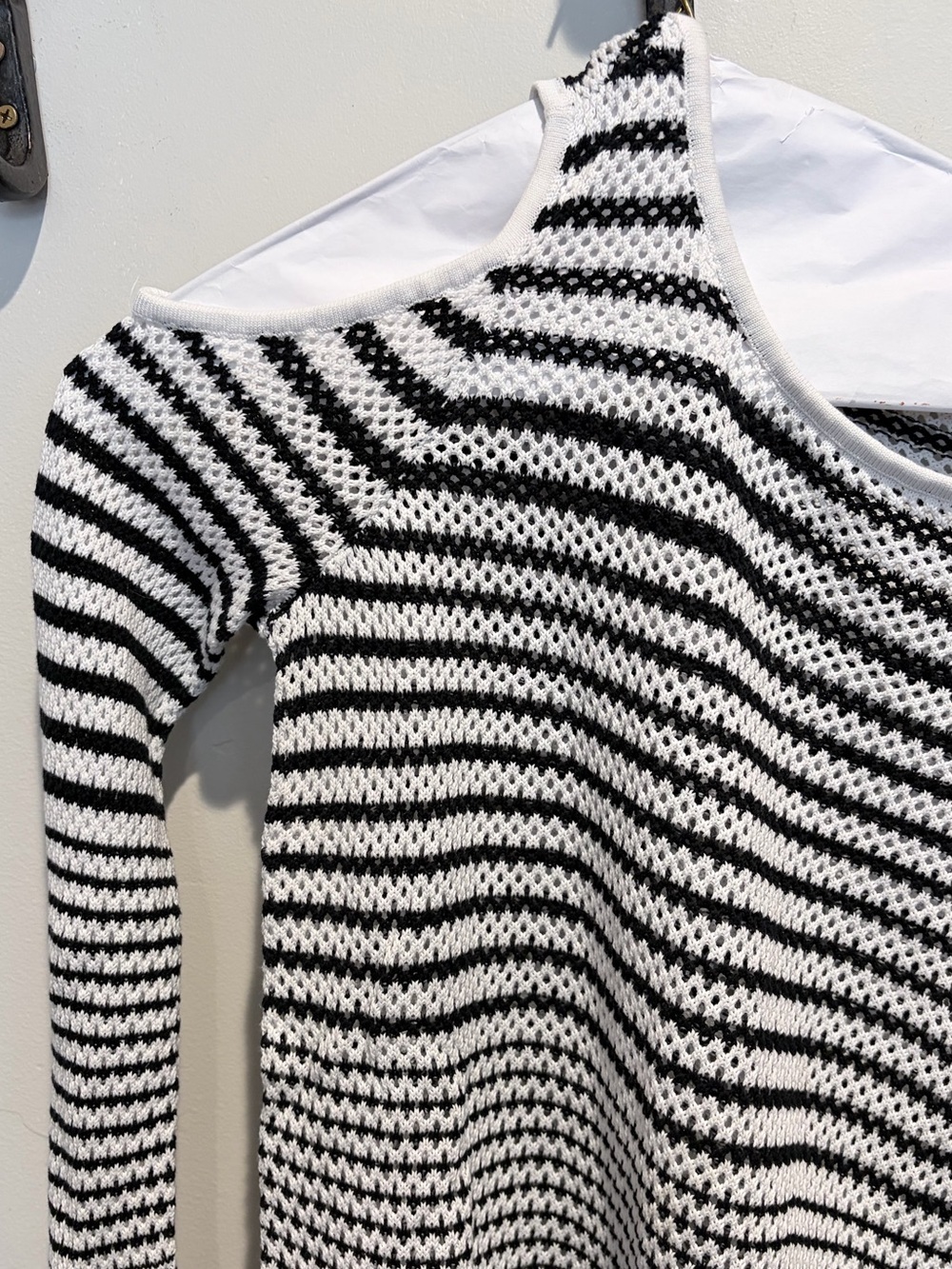 rag & bone Black and White Striped Knit Shoulder Cut Out Long Sleeve Top -Sz XS - Picture 4 of 6